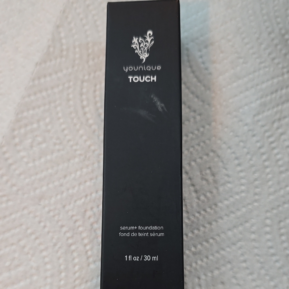 Younique Touch Serum Foundation in Taffeta. New.